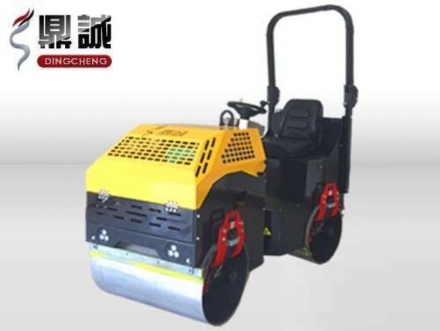 點擊查看詳細(xì)信息<br>標(biāo)題：1噸全液壓振動壓路機(jī) 閱讀次數(shù)：14702